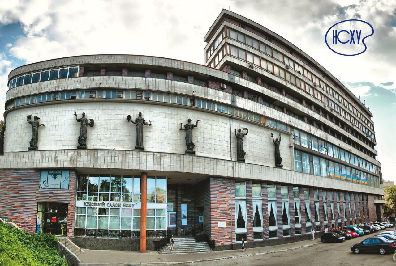 Hotel Tsentralnoho Budynku Khudozhnyka Kiev Dış mekan fotoğraf