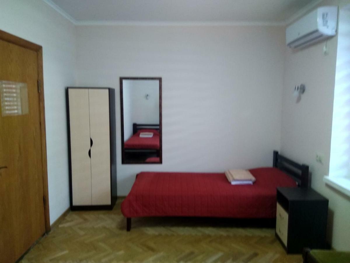 Hotel Tsentralnoho Budynku Khudozhnyka Kiev Dış mekan fotoğraf