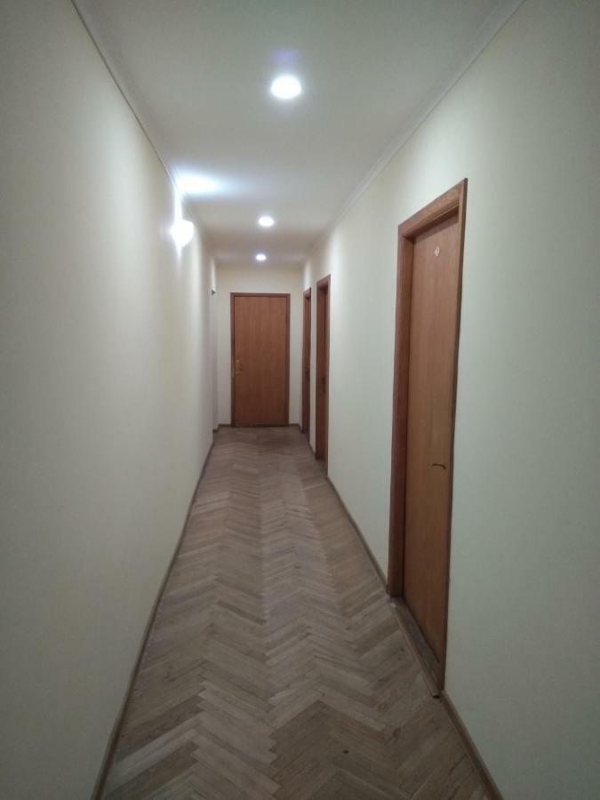 Hotel Tsentralnoho Budynku Khudozhnyka Kiev Dış mekan fotoğraf