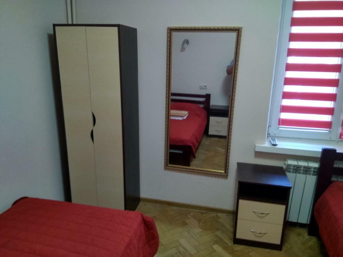 Hotel Tsentralnoho Budynku Khudozhnyka Kiev Dış mekan fotoğraf