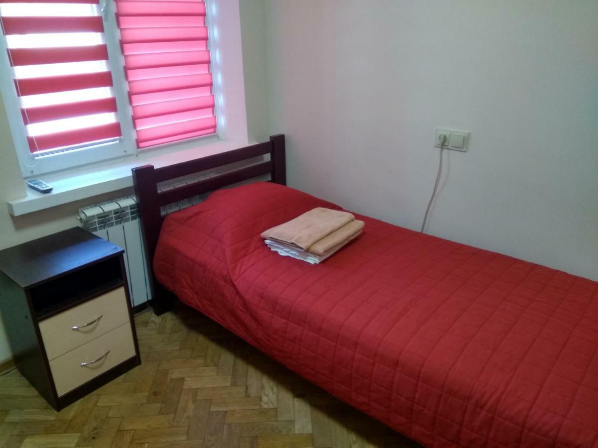 Hotel Tsentralnoho Budynku Khudozhnyka Kiev Dış mekan fotoğraf